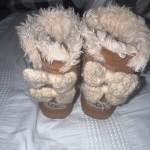 UGG Kids' Brown Boots with Cream Fur Bows